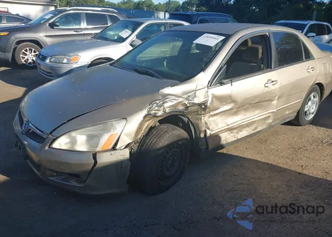 2007 Honda Accord 2.4 Lx z USA, uszkodzony, nr VIN 1HGCM564X7A102355